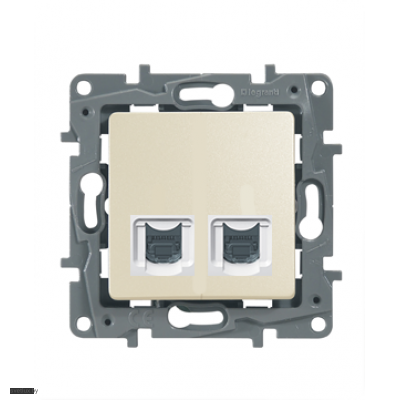 Розетка RJ11+RJ45 кат. 5UTP Legrand Etika (слоновая кость) 672352